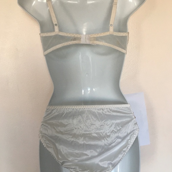 Vintage Lingerie Set Made by Felina (Circa 80s) - Picture 2 of 7